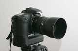 Canon EOS 20D mit BG-E2 und Canon EF 100/2.0 USM
